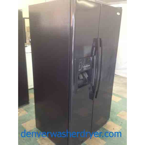2012 Side-By-Side Black Whirlpool Refrigerator, 25.4 cu.ft.!