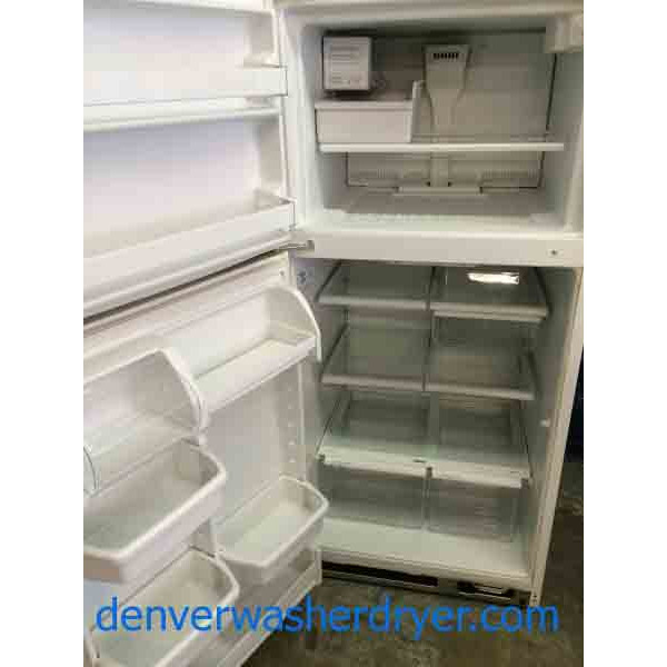 Kenmore 18 Cubic Foot Refrigerator, Glass Shelves, Icemaker