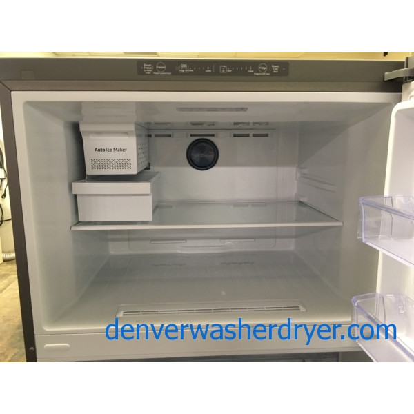 Stellar Samsung Stainless Refrigerator, Top-Bottom, Minor Dents, 21 Cu. Ft., FlexZone Freezer Compartment, Clean and Cold!