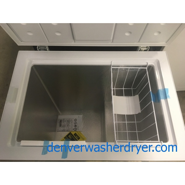 NEW!! Insignia White Chest Freezer, Capacity 5.0 Cu.Ft., 29″ Wide, 1-Year Warranty!
