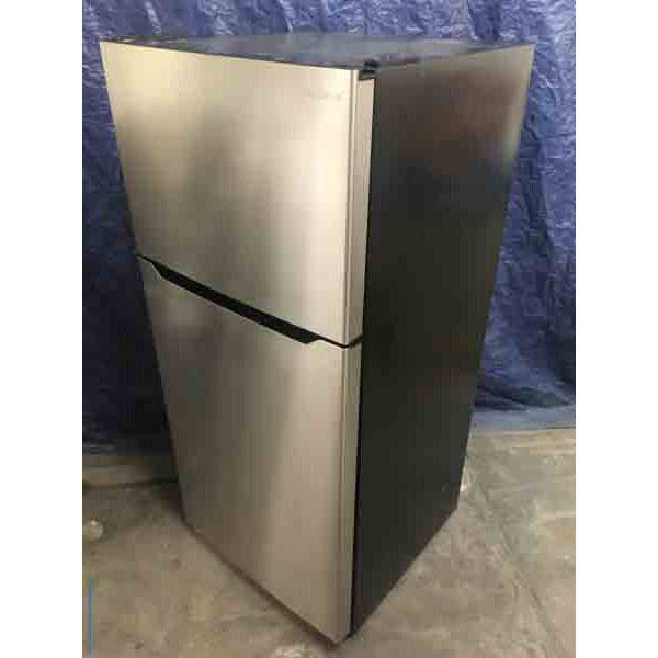 New Insignia, Top-Freezer Refrigerator – Stainless Steel