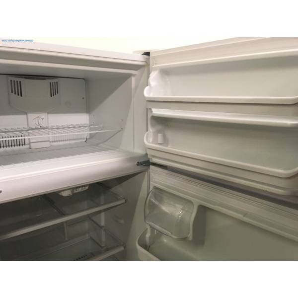 Gleaming White Kenmore Top-Mount Refrigerator, Quality Refurbished, 1-Year Warranty!