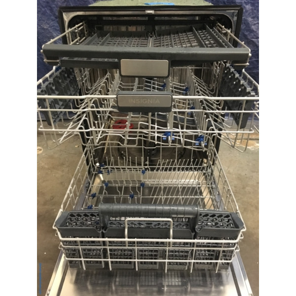 BRAND-NEW Insignia Black Stainless 24″ Built-In Top-Control Dishwasher, 1-Year Warranty