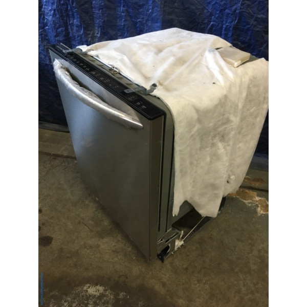 BRAND-NEW Frigidaire 24″ Built-In Stainless Dishwasher, 1-Year Warranty