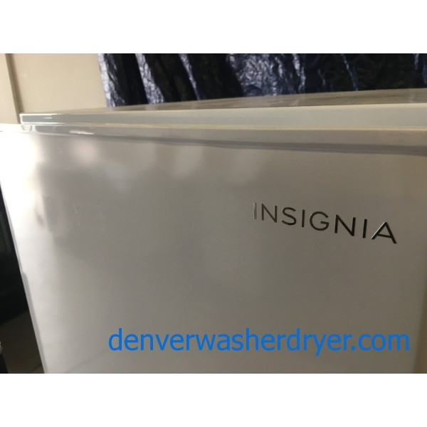 BRANDNEW Upright (5.3 Cu. Ft.) Insignia Freezer, 1Year Warranty