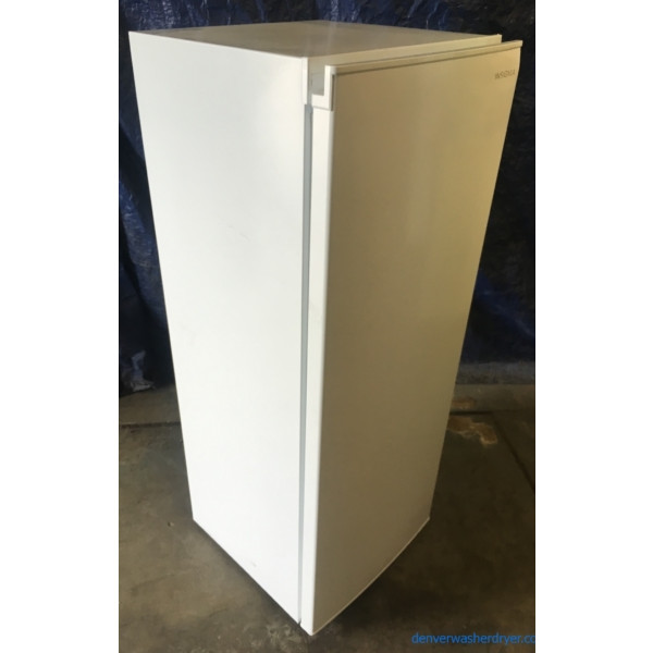 BRANDNEW Upright (5.3 Cu. Ft.) Insignia Freezer, 1Year Warranty