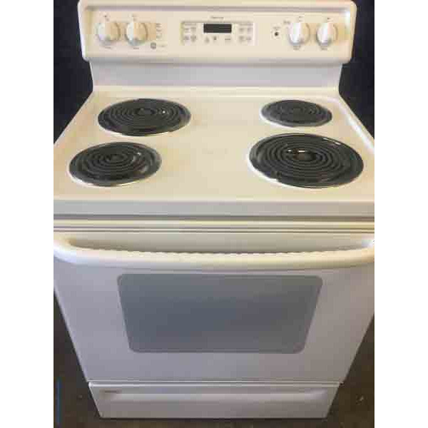 White GE Electric Coil Top Range! 2844 Denver Washer Dryer