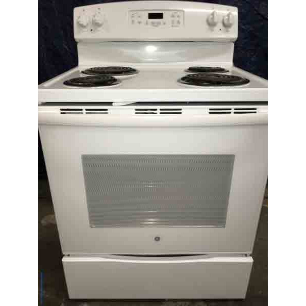 Fantastic White GE Coil Top Stove, Almost New! 3061 Denver Washer