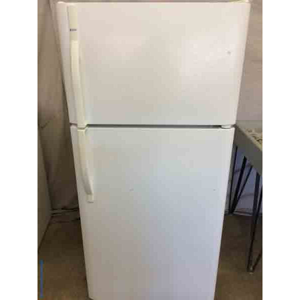 Kenmore Top/Bottom Fridge! 2374 Denver Washer Dryer
