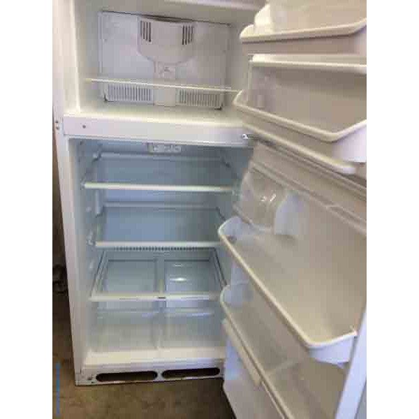 Kenmore Top/Bottom Fridge!