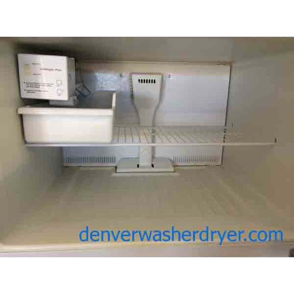 White Whirlpool Top/Bottom Refrigerator!