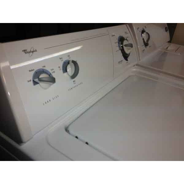 Astonishingly Clean Whirlpool Washer/Dryer Set