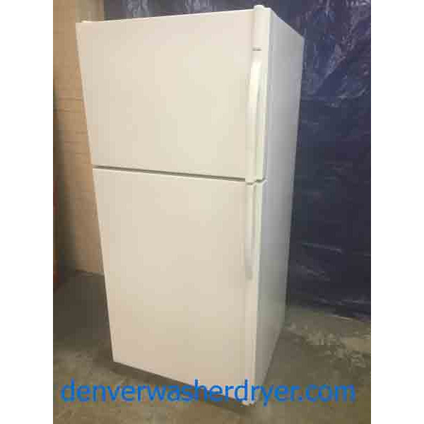 Kenmore 19 Cu Ft Top and Bottom Refrigerator, Glass Shelves! 1846