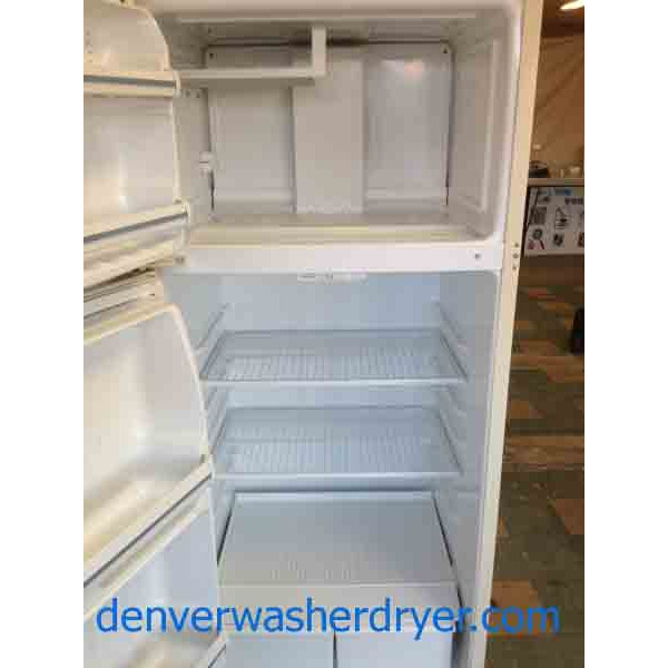 16 Cubic Foot Cool GE Refrigerator! 1908 Denver Washer Dryer
