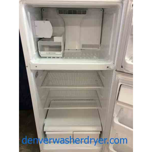 Hotpoint Refrigerator, 16 cu ft, with icemaker