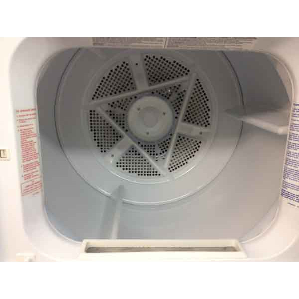Newer Kenmore 27″ Full Sized Washer/Dryer Stackable