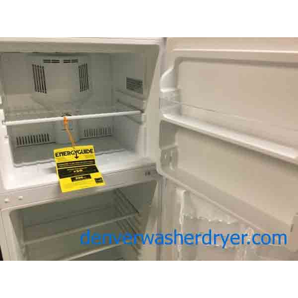 New Refrigerator, 10 Cu. Ft., Freestanding, White by Insignia, Scratch