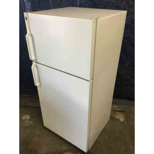 Discount Refrigerator, 14 Cu. Ft. Hotpoint(GE), White, Clean, 1Year