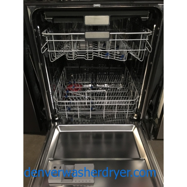 BRANDNEW Insignia 24" BuiltIn Stainless TopControl Dishwasher, 1