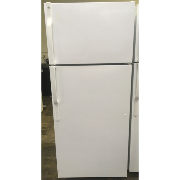 30" GE White TopMount Energy Star (18 Cu. Ft.) Refrigerator, 1Year