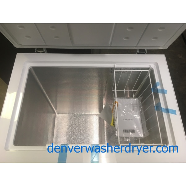 NEW!! Insignia White Chest Freezer, Capacity 5.0 Cu.Ft., 29″ Wide, 1-Year Warranty!