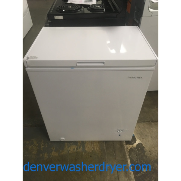 NEW!! Insignia White Chest Freezer, Capacity 5.0 Cu.Ft., 29″ Wide, 1-Year Warranty!