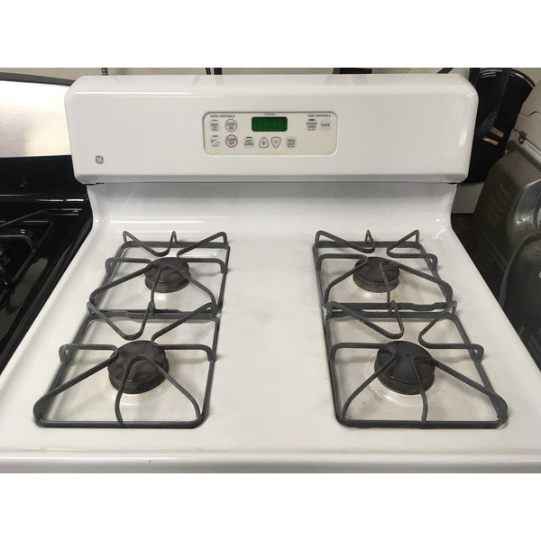Great GE GAS Range, White, Self Clean Feature, 4 Burners, Quality