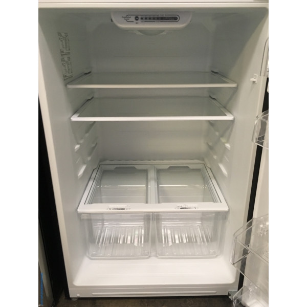 Lightly Used Insignia TopMount Refrigerator, Stainless, 30" Wide