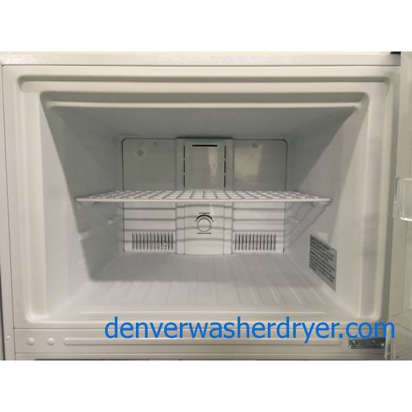 Lightly Used INSIGNIA Refrigerator, TopMount, Textured White, 18.0 Cu