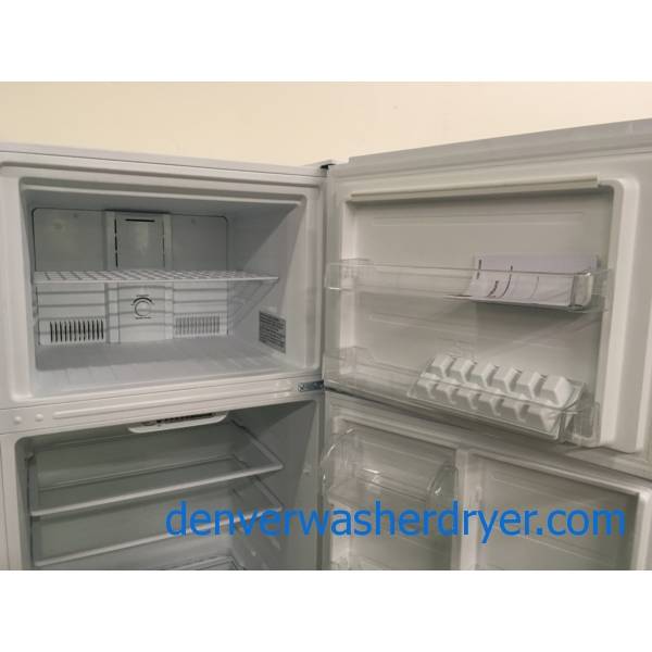 Lightly Used INSIGNIA Refrigerator, TopMount, Textured White, 18.0 Cu