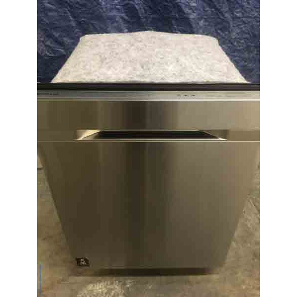 Used Stainless Samsung Dishwasher, 24″ Built-In, Minor Scratches, 1-Year Warranty!