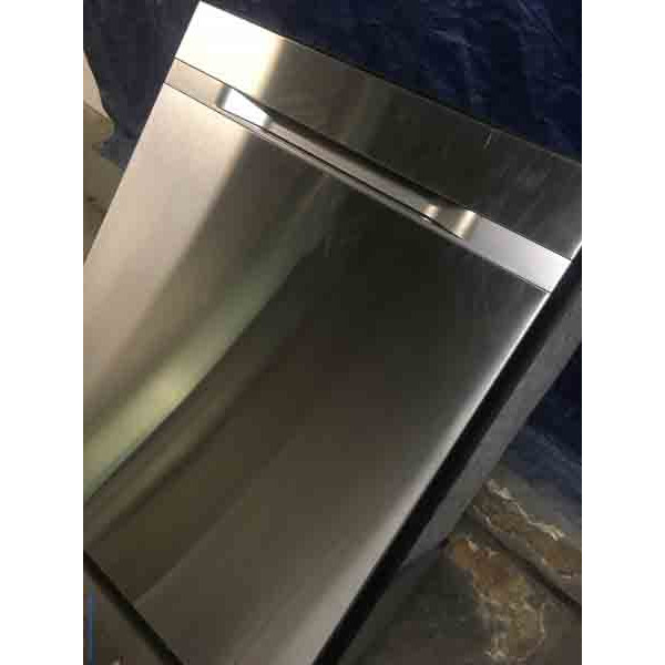 Used Stainless Samsung Dishwasher, 24″ Built-In, Minor Scratches, 1-Year Warranty!