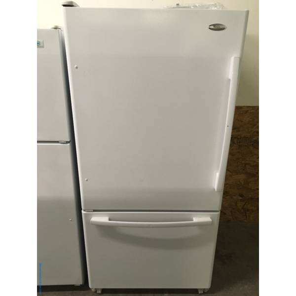 White Whirlpool Bottom-Mount Refrigerator, 22.0 Cu.Ft. Capacity, 33″ Wide, 5 Glass Shelves, Humidity Control Crispers, Quality Refurbished, 1-Year Warranty!