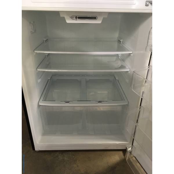 NEW! Insignia Stainless Top-Mount Refrigerator, 3 Glass Shelves, Humidity Control Crispers, 33″ Wide, 1-Year Warranty!