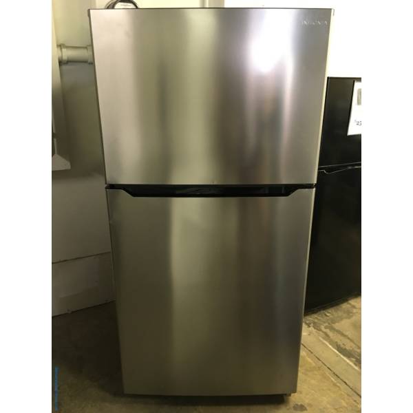 NEW! Insignia Stainless TopMount Refrigerator, 3 Glass Shelves