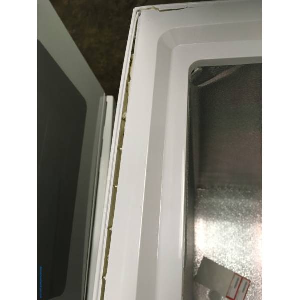 NEW! Insignia White Chest Freezer, Defrost Drain, 3.5 Cu.Ft. Capacity