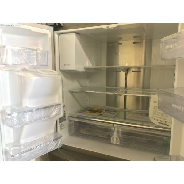NEW! Stainless Samsung FrenchDoor Refrigerator, FlexDoor, CounterDepth, Family Hub, Wine Rack