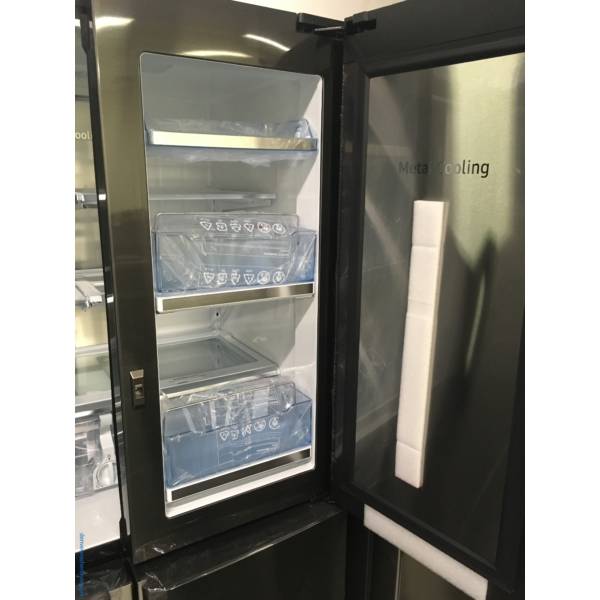 NEW! Scratch/Dent Samsung Black Stainless French-Door Refrigerator, FlexZone Door, Food ShowCase, Counter Depth, 1-Year Warranty!