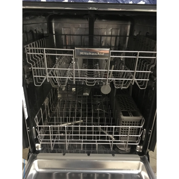 BRAND-NEW KitchenAid 24″ Built-In Stainless Dishwasher, 1-Year Warranty