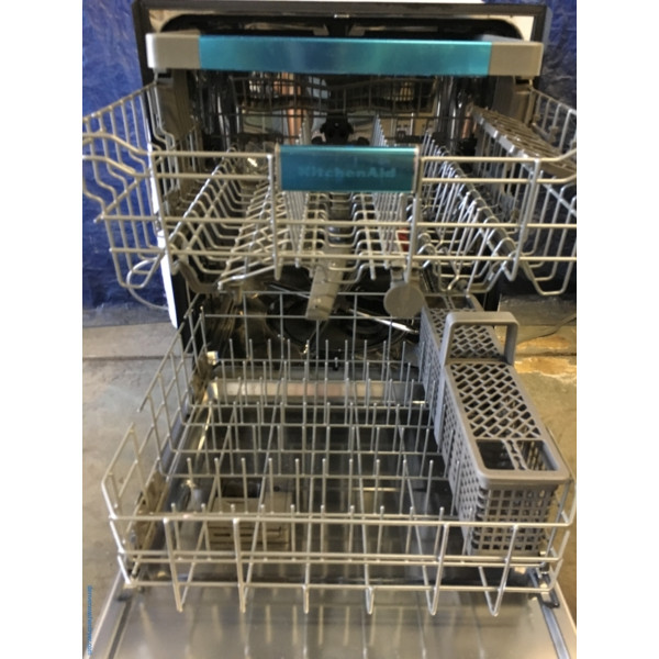 BRAND-NEW KitchenAid 24″ Built-In Black Stainless-Steel Dishwasher, 1-Year Warranty