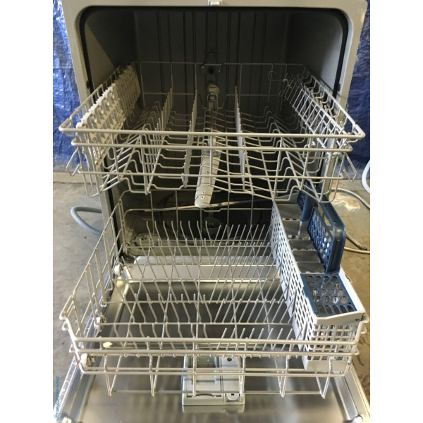 BRAND-NEW 24″ Built-In Samsung Stainless-Steel Top-Control Dishwasher, 1-Year Warranty
