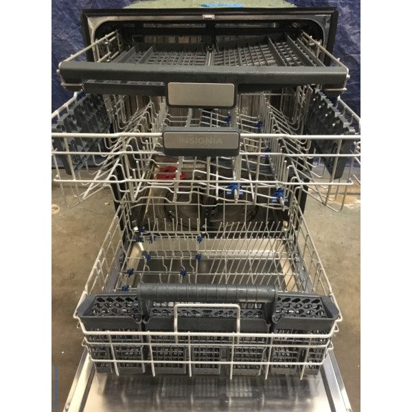 BRANDNEW Insignia Black Stainless 24" BuiltIn TopControl Dishwasher