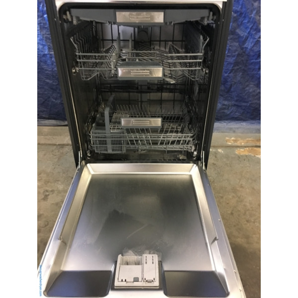 BRANDNEW 24" BuiltIn Stainless Thermador Professional Handle Fully