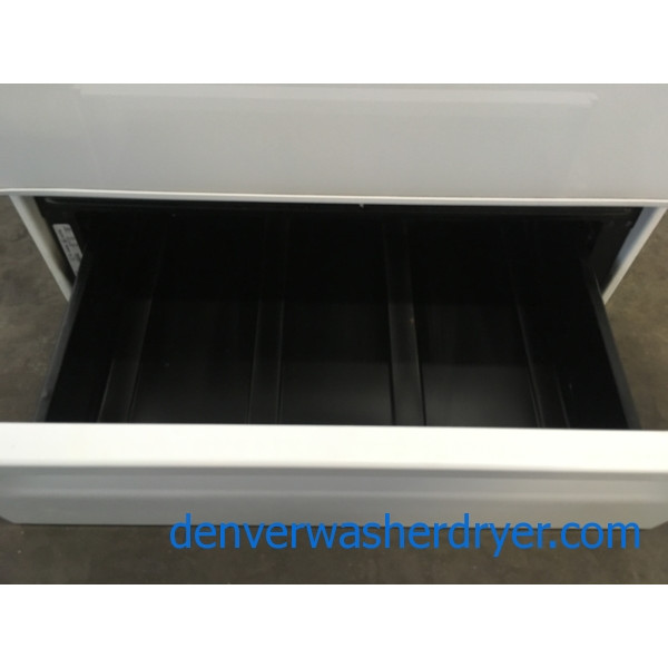 30″ GE Spectra Free-Standing Quick-Clean Electric (5.0 Cu. Ft.) Range, 1-Year Warranty