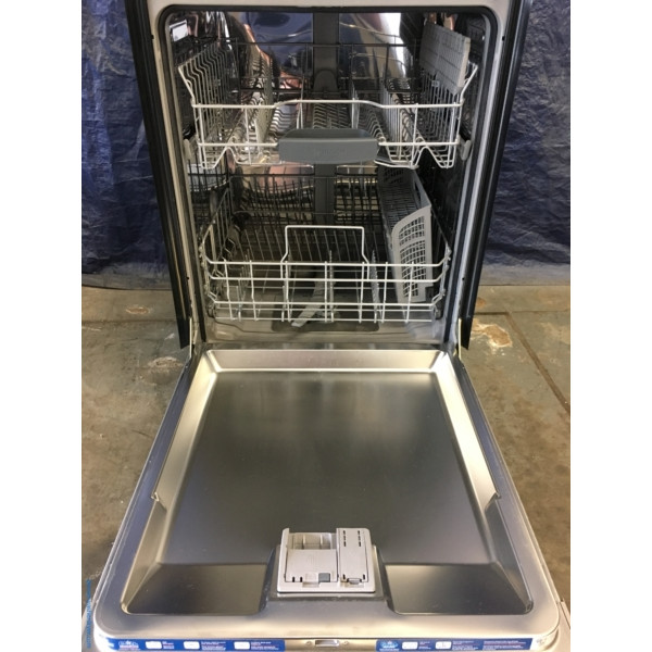 BRANDNEW Stainless Bosch AscentaSeries 24" BuiltIn full Console