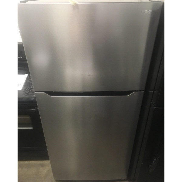 30" Insignia Stainless (18 Cu. Ft) TopFreezer Refrigerator, 1Year