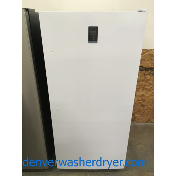 BRANDNEW 28" Insignia (13.8 Cu. Ft.) FrostFree Upright Convertible