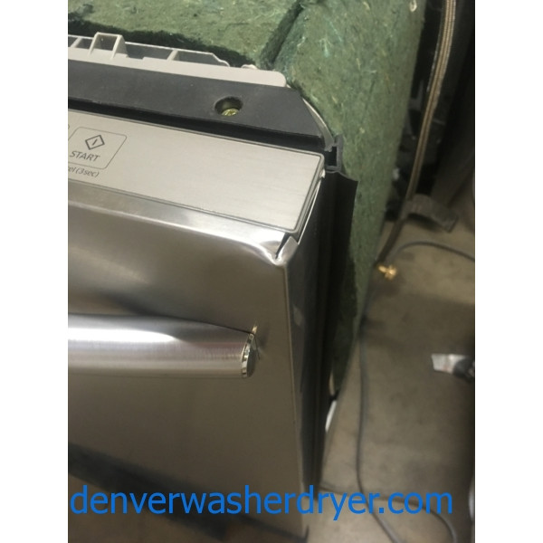 BRANDNEW Samsung StormWash 24" TopControl BuiltIn Stainless