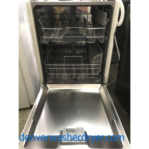 NEW! White Bosch Ascenta 24” Recessed Handle Dishwasher, Energy Star