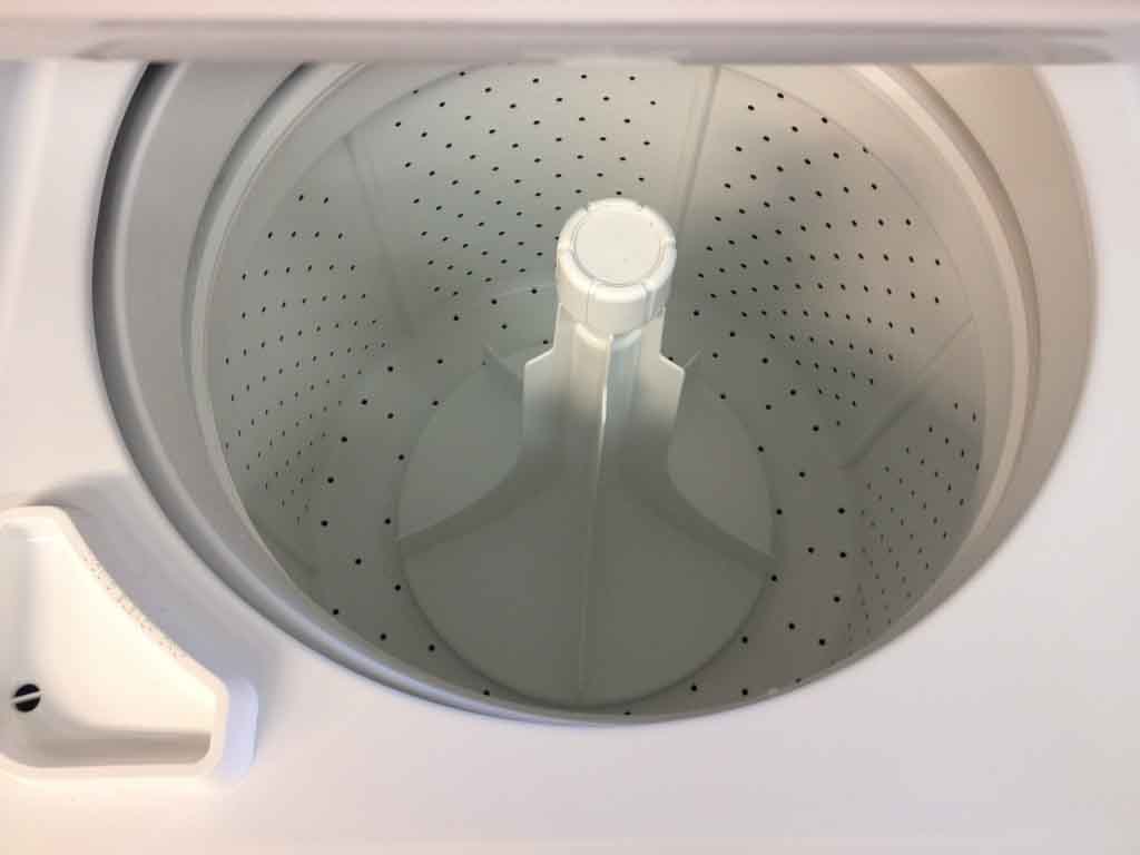 Newer Kenmore 27″ Full Sized Washer/Dryer Stackable